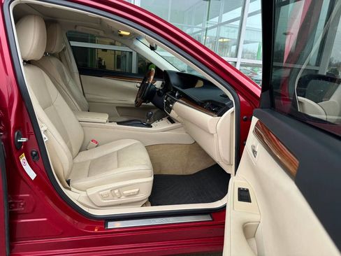 Used 2014 Lexus ES 300h w/ Luxury Package w/Bamboo Trim image 15