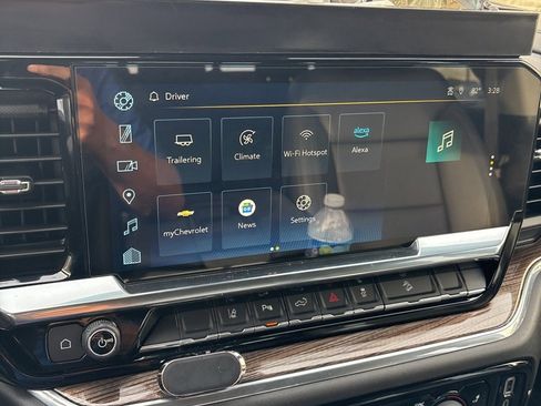 Used 2024 Chevrolet Silverado 2500 LT w/ Z71 Sport Edition image 9