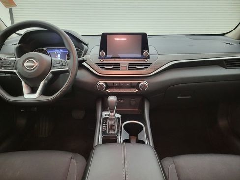 Used 2024 Nissan Altima 2.5 SV image 38