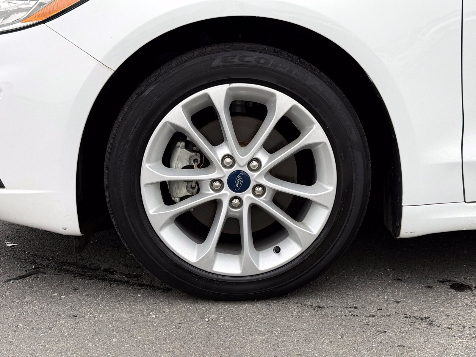 Used 2019 Ford Fusion SE FWD image 11