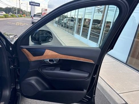 Used 2025 Volvo XC90 T8 Plus AWD/4WD image 14