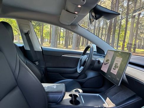 Used 2022 Tesla Model 3 Long Range AWD/4WD image 17