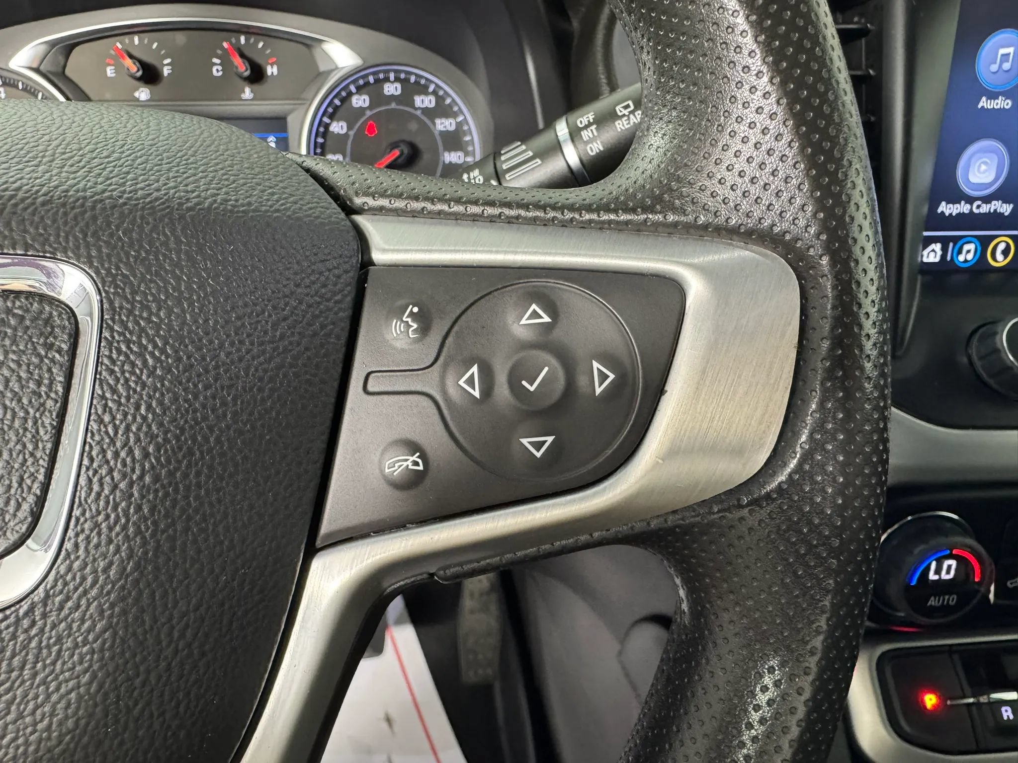 Used 2023 GMC Acadia SLE w/ Driver Convenience Package AWD/4WD image 16