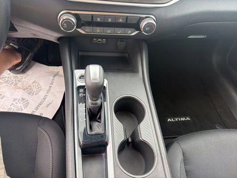 Used 2025 Nissan Altima 2.5 SV FWD image 28