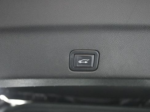 Used 2021 Chevrolet Tahoe RST AWD/4WD image 25