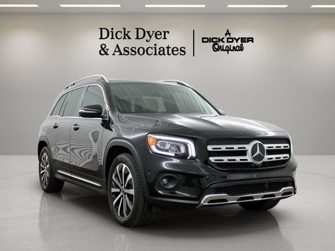 Used 2023 Mercedes-Benz GLB 250 image 1