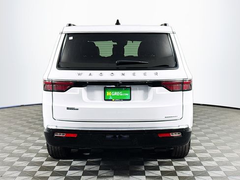Used 2024 Jeep Wagoneer Series II w/ Flexible Seating Group RWD image 8