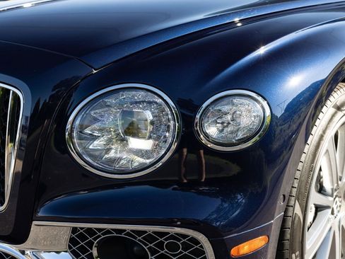 Used 2021 Bentley Flying Spur W12 AWD/4WD image 18