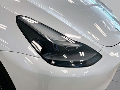 Used 2022 Tesla Model Y Performance AWD/4WD image 24