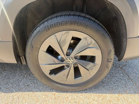 Used 2026 Volkswagen Taos S FWD image 21