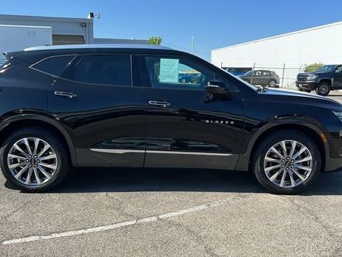 Used 2022 Chevrolet Blazer Premier w/ Enhanced Convenience Package image 3