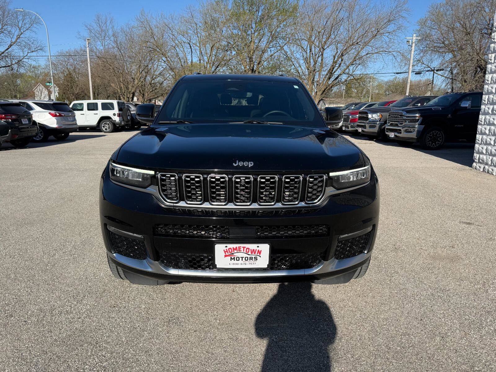 Used 2022 Jeep Grand Cherokee L Summit w/ Luxury Tech Group V AWD/4WD image 2