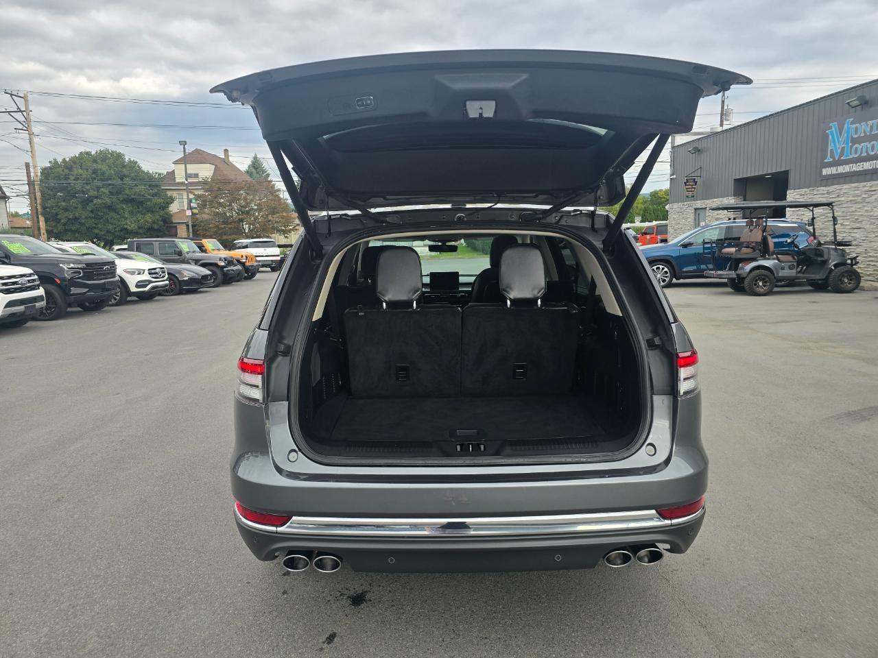 Used 2024 Lincoln Aviator AWD w/ Premium Package image 21