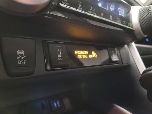 Used 2019 Toyota RAV4 Limited w/ Advanced Technology Package AWD/4WD image 16