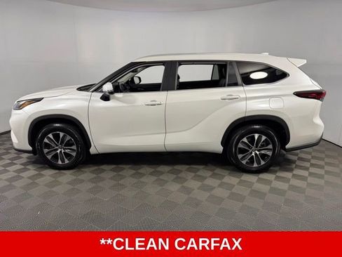 Used 2025 Toyota Highlander XLE FWD image 5