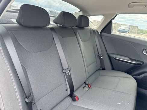 Used 2025 Kia K4 FWD image 25