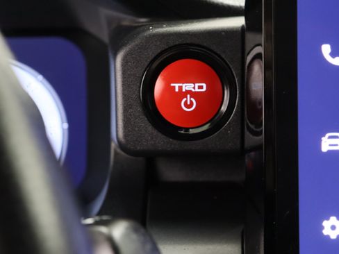 Certified 2025 Toyota 4Runner TRD Off-Road Premium w/ Tow Technology Package AWD/4WD image 18