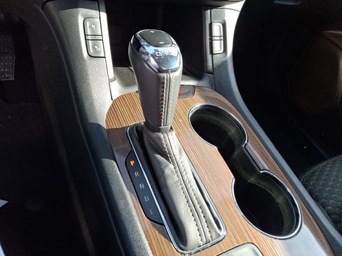 Used 2019 GMC Acadia SLE image 13