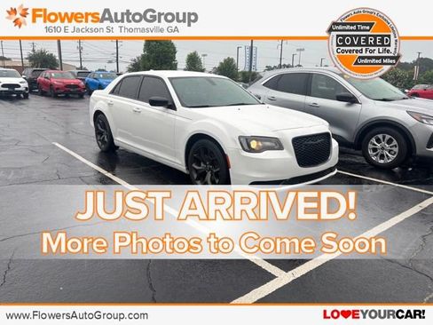 Used 2021 Chrysler 300 Touring w/ Sport Appearance Package RWD image 1
