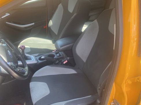 Used 2012 Ford Focus SE FWD image 12