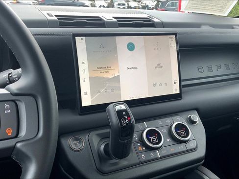 Used 2025 Land Rover Defender 110 S image 6