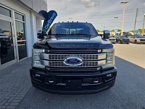 Used 2017 Ford F350 Platinum w/ Platinum Ultimate Package image 2