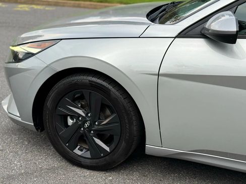 Used 2021 Hyundai Elantra SEL w/ Convenience Package image 6