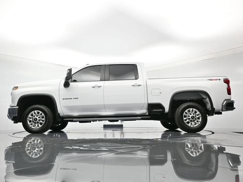 Certified 2025 Chevrolet Silverado 2500 LT w/ Convenience Package image 46