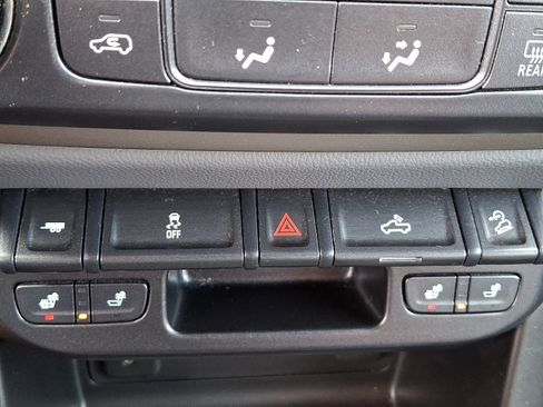Used 2017 Chevrolet Colorado Z71 AWD/4WD image 25