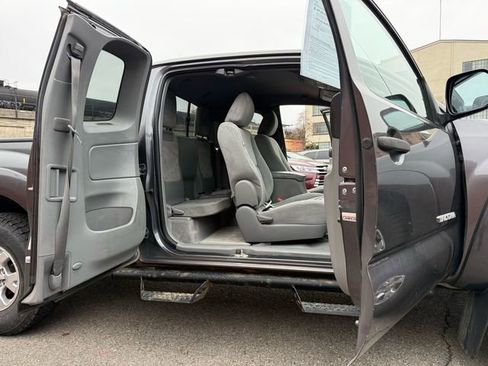 Used 2011 Toyota Tacoma 4x4 Access Cab V6 image 10