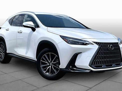 Used 2024 Lexus NX 250 FWD w/ Towing Package (2000 Lbs) image 3