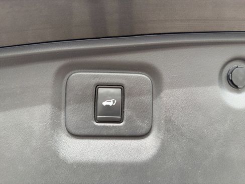 Used 2017 Nissan Pathfinder SL image 29