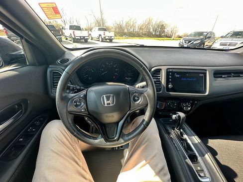 Used 2022 Honda HR-V Sport image 11