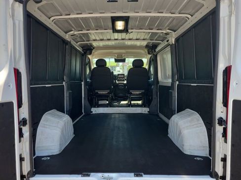 Used 2025 RAM ProMaster 2500 w/ Convenience Group FWD image 8