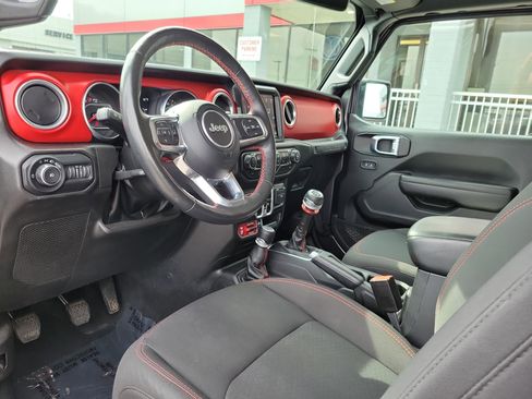 Used 2022 Jeep Wrangler Unlimited Rubicon w/ LED Lighting Group AWD/4WD image 19