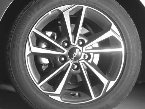 Used 2024 Kia Forte LXS image 12