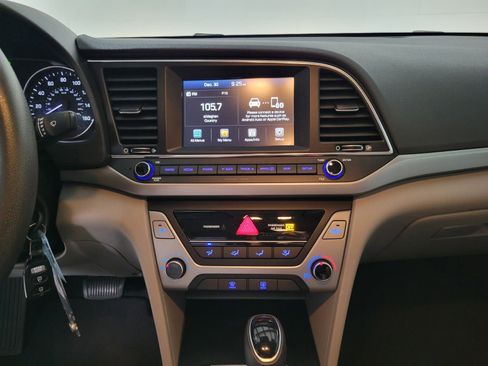 Used 2018 Hyundai Elantra SEL image 15