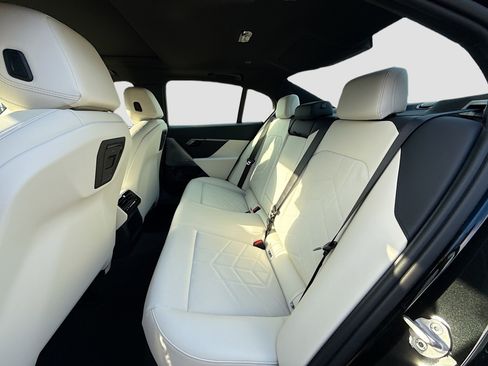 New 2026 BMW 530i w/ Convenience Package image 22