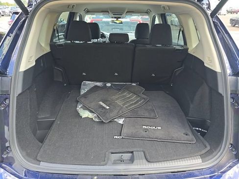 Certified 2026 Nissan Rogue SV FWD image 2