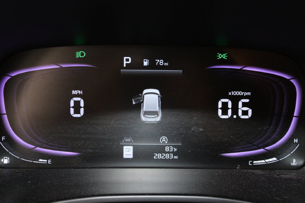 Used 2025 Kia Soul LX w/ LX Technology Package FWD image 18