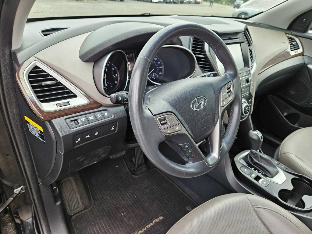 Used 2017 Hyundai Santa Fe Sport w/ 2.0T Ultimate Tech Package 05 AWD/4WD image 18
