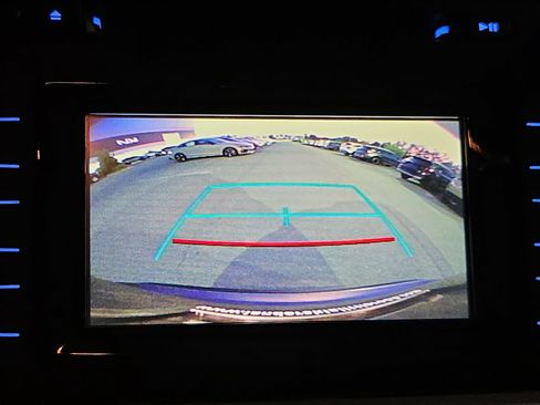 Used 2019 Toyota Highlander LE FWD image 30