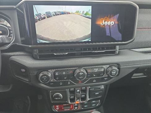 New 2026 Jeep Wrangler Unlimited Rubicon AWD/4WD image 24