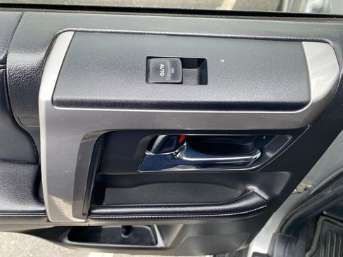 Used 2018 Toyota 4Runner SR5 image 17