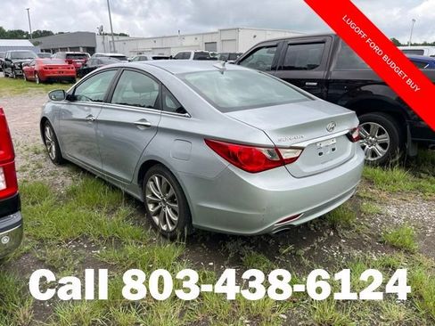 Used 2011 Hyundai Sonata SE w/ Navigation & Sunroof Pkg 4 FWD image 3