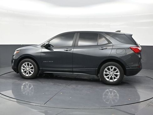 Used 2021 Chevrolet Equinox LS FWD image 2