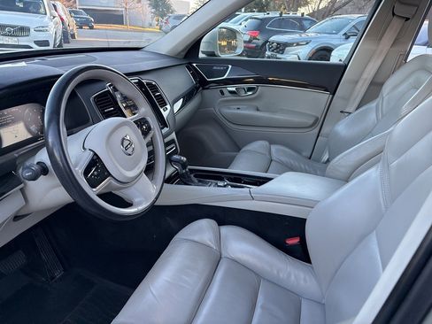 Used 2018 Volvo XC90 T6 Momentum w/ Convenience Package image 14