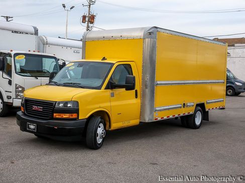 Used 2019 GMC Savana 3500 Extended w/ Driver Convenience Package image 8