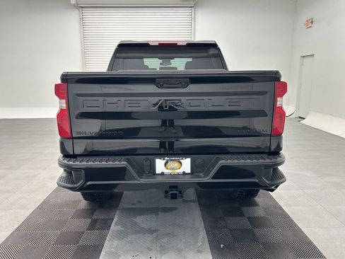 Certified 2026 Chevrolet Silverado 1500 Custom Trail Boss w/ Dark Appearance Package AWD/4WD image 10