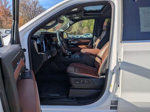 Used 2024 GMC Sierra 1500 Denali Ultimate image 13